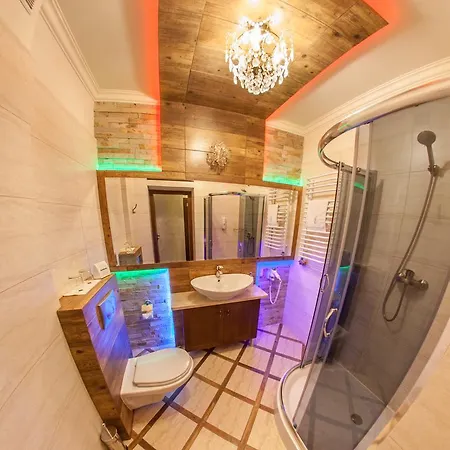 Fryderyk Otel 2*