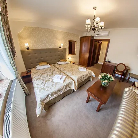 Fryderyk Hotel 2*