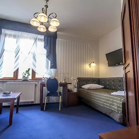 Fryderyk Hotell 2*