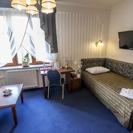 Fryderyk Hotel 2*