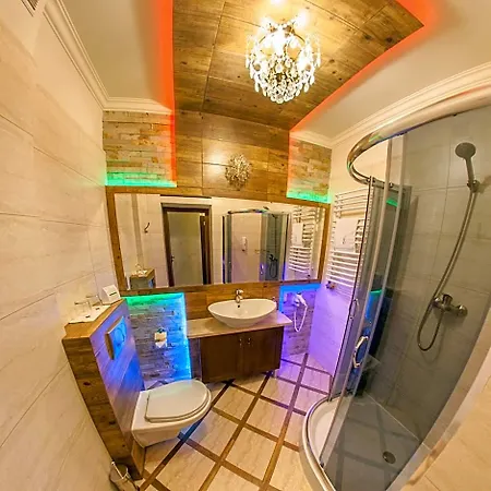 Fryderyk Otel 2*