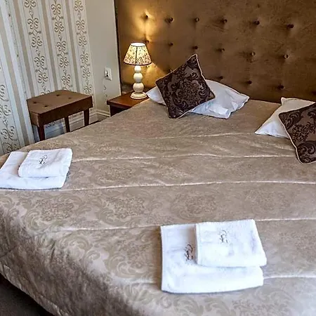 Otel Fryderyk 2*